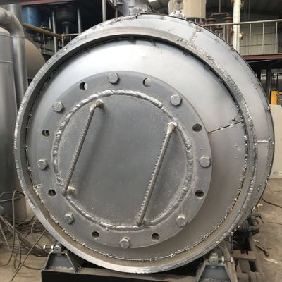 Machine voor de pyrolyse van afvalstoffen van kunststof met een hoge olieafvoer en een gebruiksvriendelijk bedieningspaneel